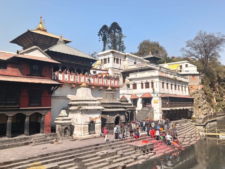La grossa fregatura del tempio Pashupatinath a Kathmandu (e come evitarla)